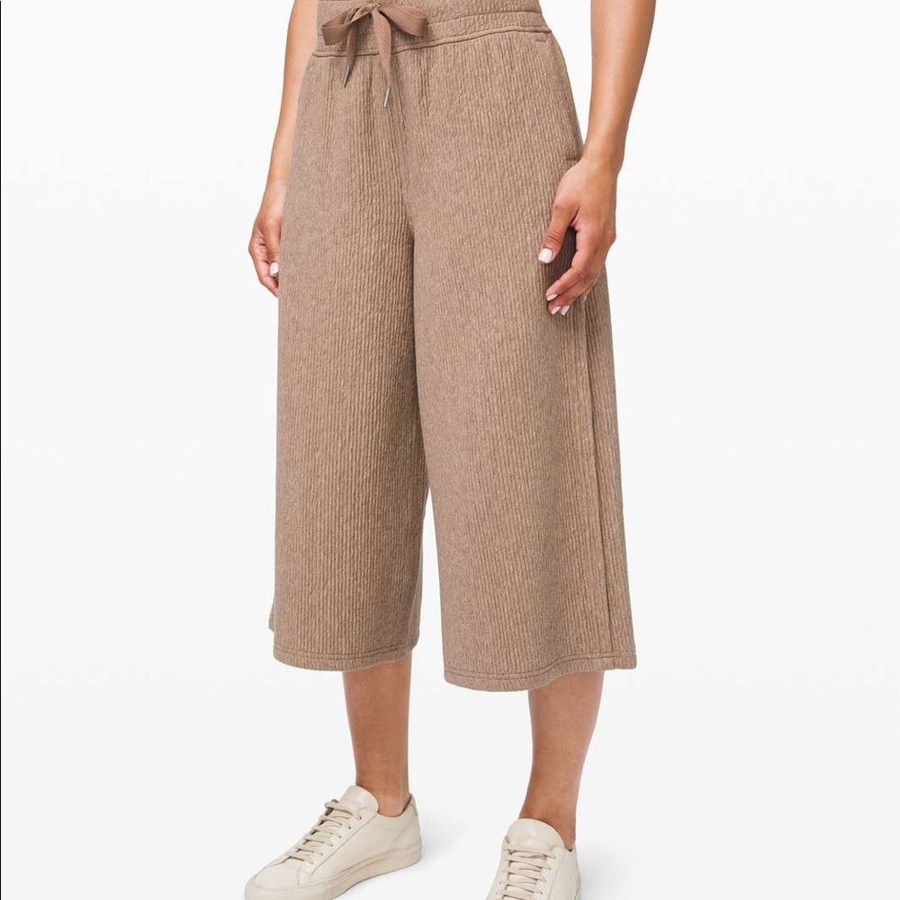 lululemon retreat yourself crop pants 12